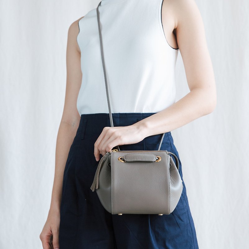 CUDDLE BAG - CUTE MINIMAL  WOMAN LEATHER BAG-DARK GREY - Messenger Bags & Sling Bags - Genuine Leather Gray