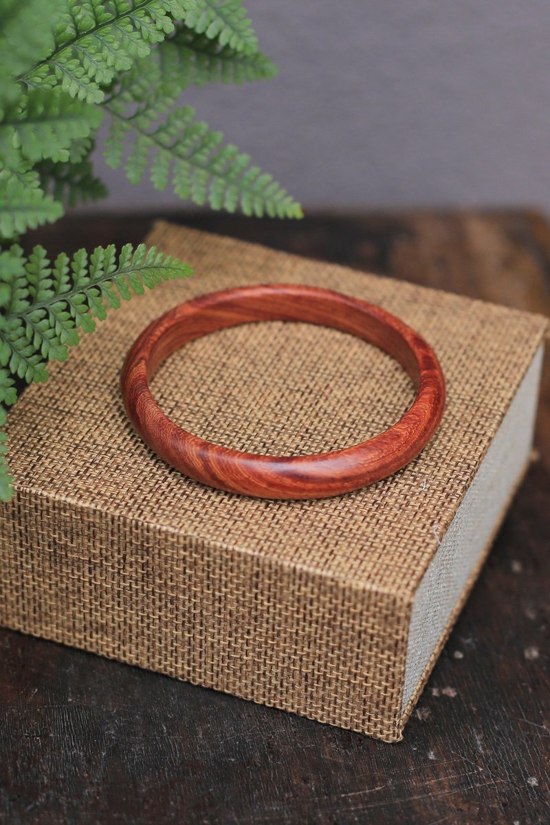 Yiranzhi Handmade Wood Art | Blood Sandalwood Bracelet Natural Art | Order by wrist circumference - สร้อยข้อมือ - ไม้ 