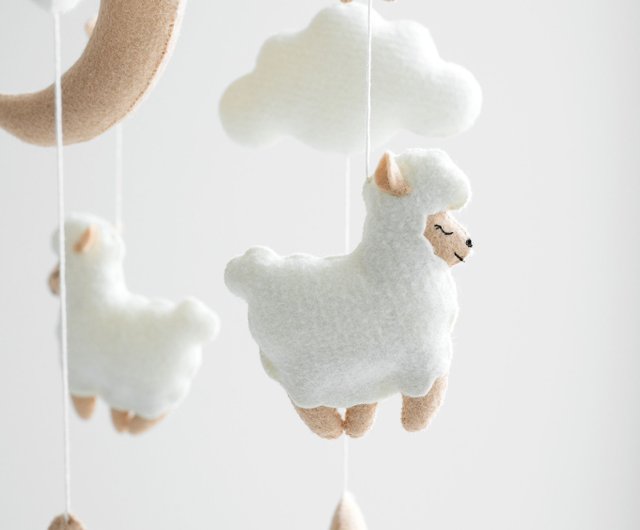 Sheep crib mobile, neutral baby cheapest mobile, white baby mobile, felted sheep, baby shower gift,