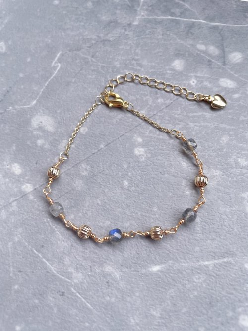 Ariel crystal艾莉兒手作*//飾品吊飾/水晶飾品/永生花 艾莉兒手作//拉長石灰月光方塊水晶14K包金保色可調節式手鍊