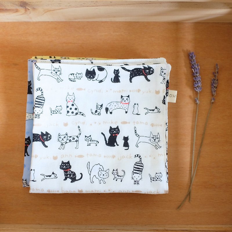 Everyday cat cats and children platoon lined double cotton yarn towel white - Handkerchiefs & Pocket Squares - Cotton & Hemp White
