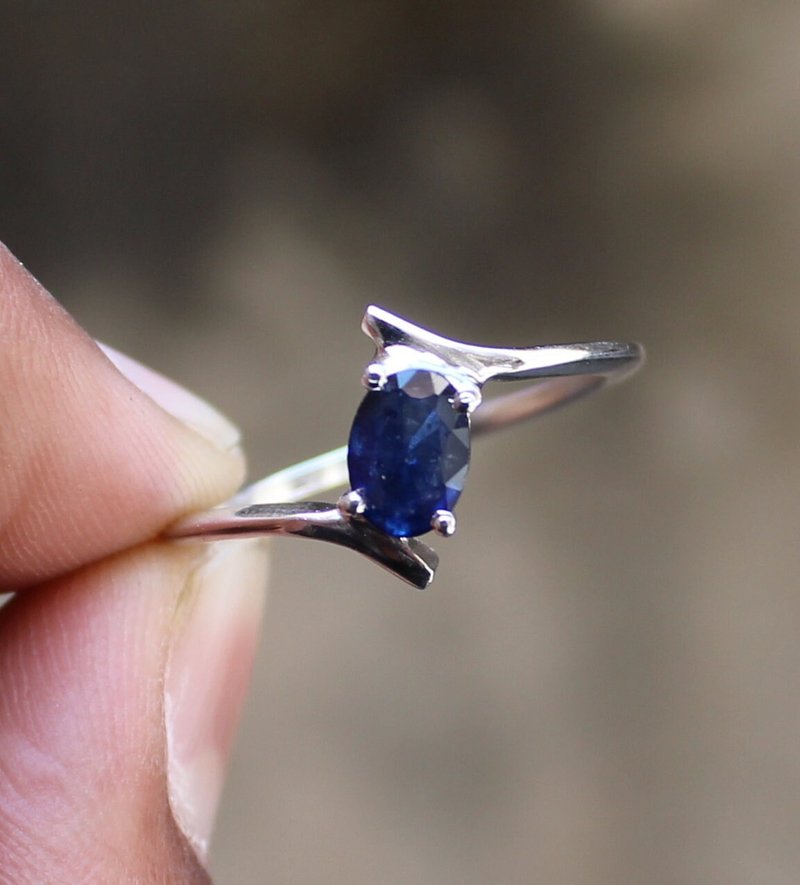925 Solid Sterling Silver Prong Natural Diffusion Blue Sapphire Ring Oval Cut - 戒指 - 寶石 藍色