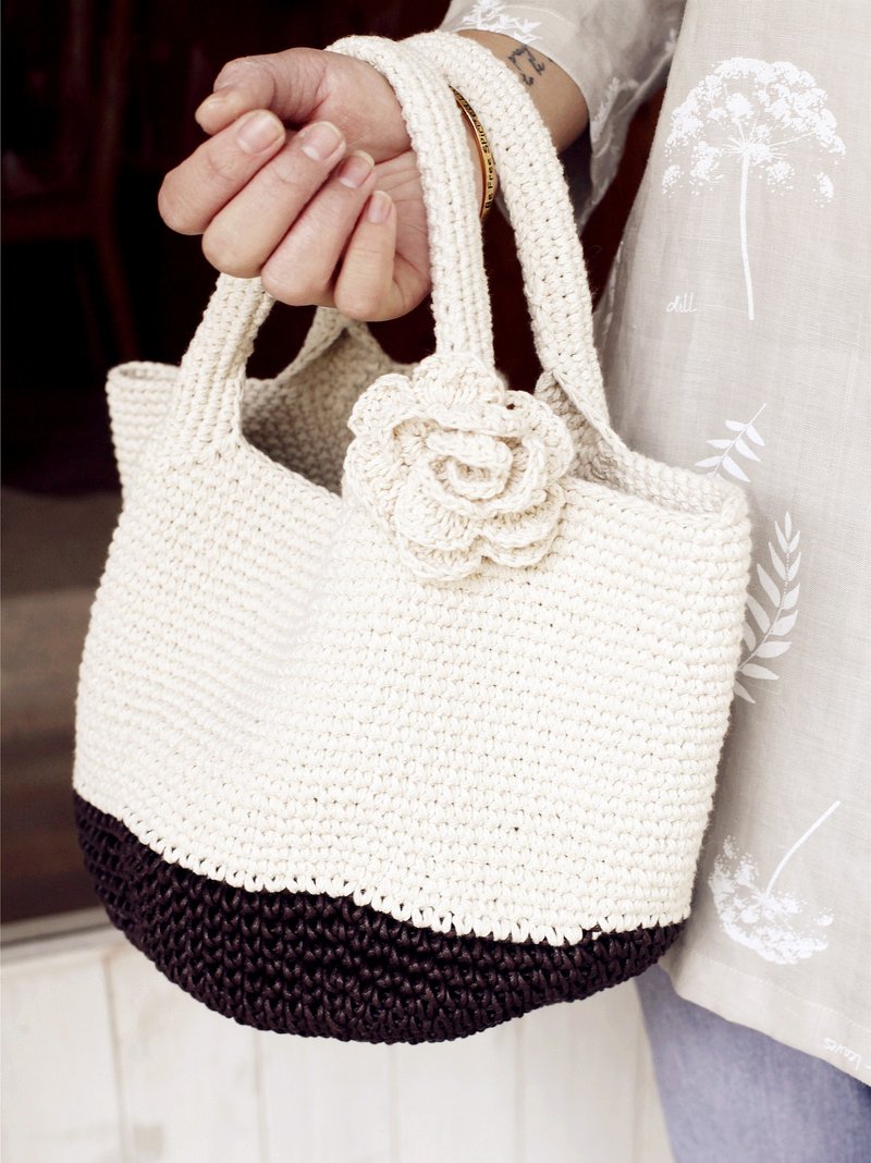 [Good day] handmade flowers woven bag - กระเป๋าถือ - กระดาษ ขาว