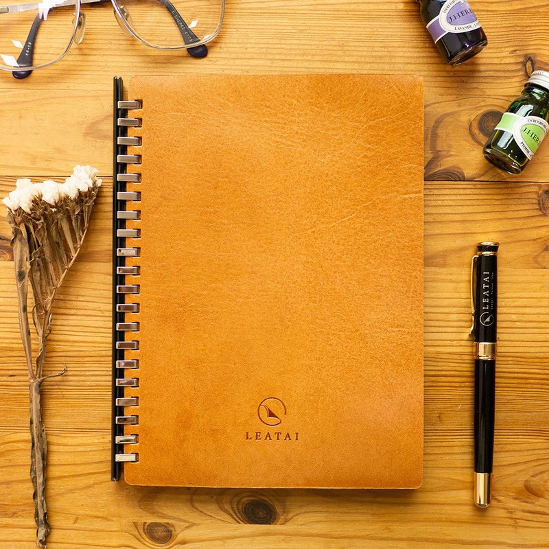 A5 extractable loose-leaf book 。Leather - Amber Brown - สมุดบันทึก/สมุดปฏิทิน - กระดาษ สีนำ้ตาล