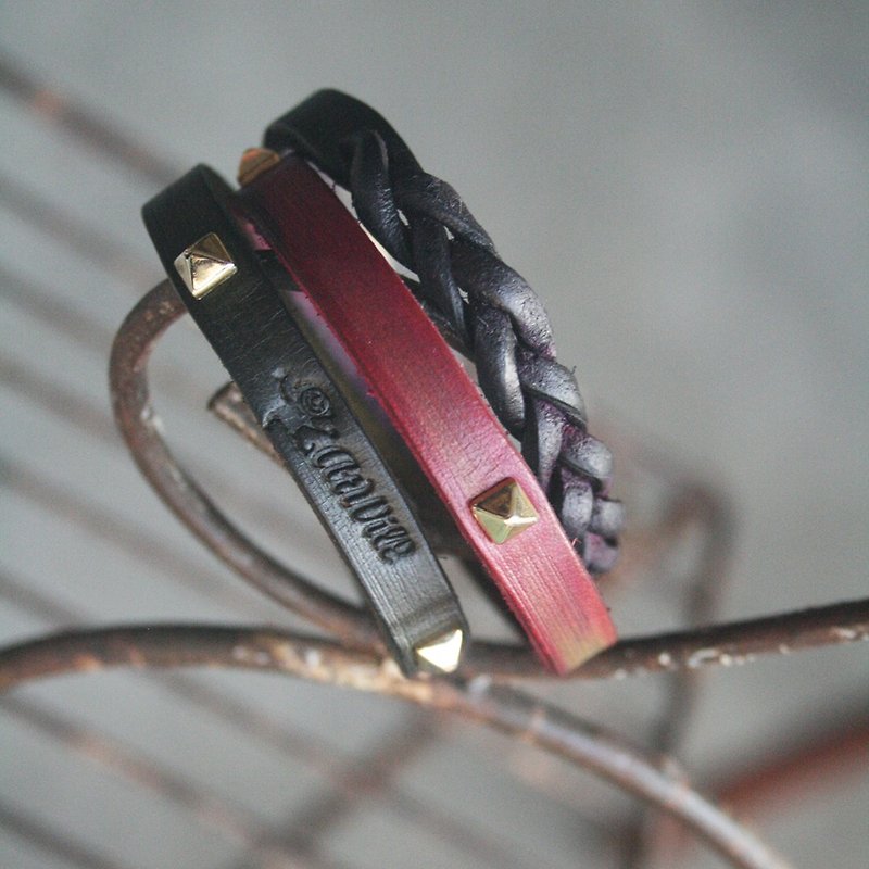 Atwill. Semi-cooked into 2 handmade original brush color button three-layer wind - Bracelets - Genuine Leather Purple