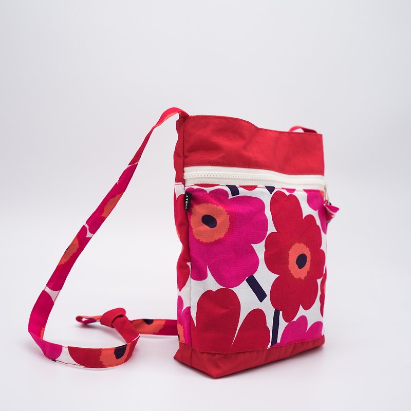 Baby Bag Waterproof Crossbody Bag / Side Backpack - กระเป๋าแมสเซนเจอร์ - ผ้าฝ้าย/ผ้าลินิน สีแดง