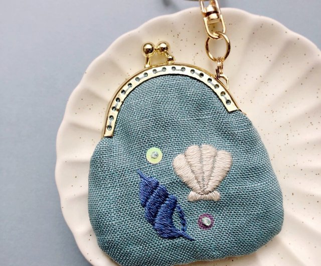 うさこ様　手刺繍猫のがま口　3点 うさこ様 手刺繍猫のがま口 3点 手刺繍 がま口 ポーチ猫 試作品