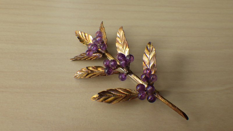 Beauty Berry Brooch - 胸針 - 寶石 紫色