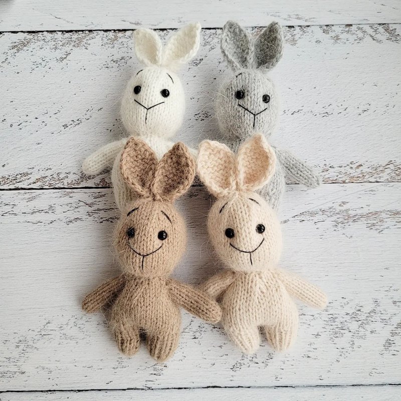 Knitted stuffed Bunny/ Rabbit small stuffed toy - 玩偶/公仔 - 羊毛 多色