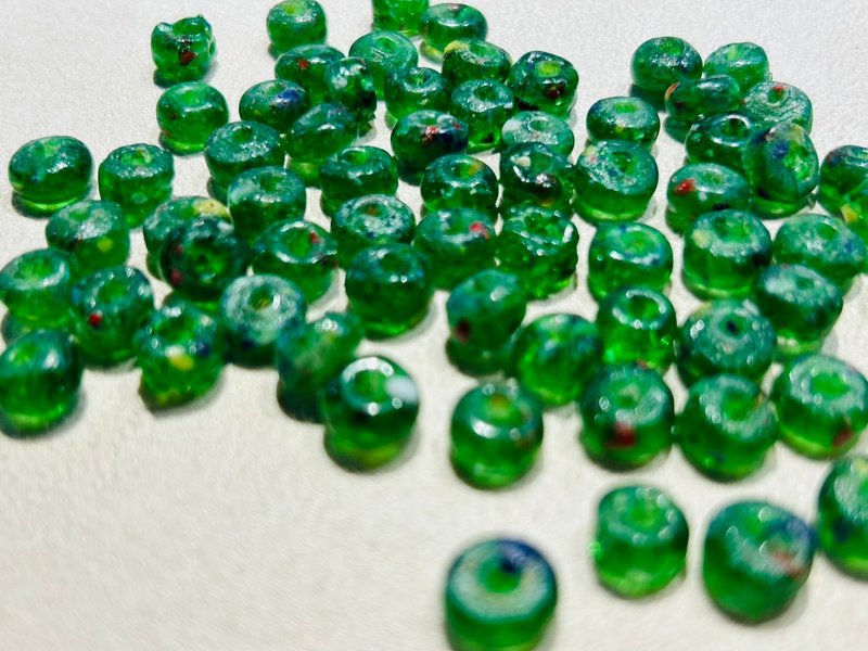 Antiques/African trade glass beads/green beads/Venetian old glass - งานเซรามิก/แก้ว - แก้ว สีเขียว