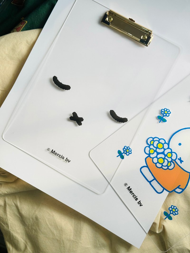 [Pinkoi x miffy] 2024 Miffy stationery series A4 board folder folder relax rabbit - แฟ้ม - อะคริลิค หลากหลายสี