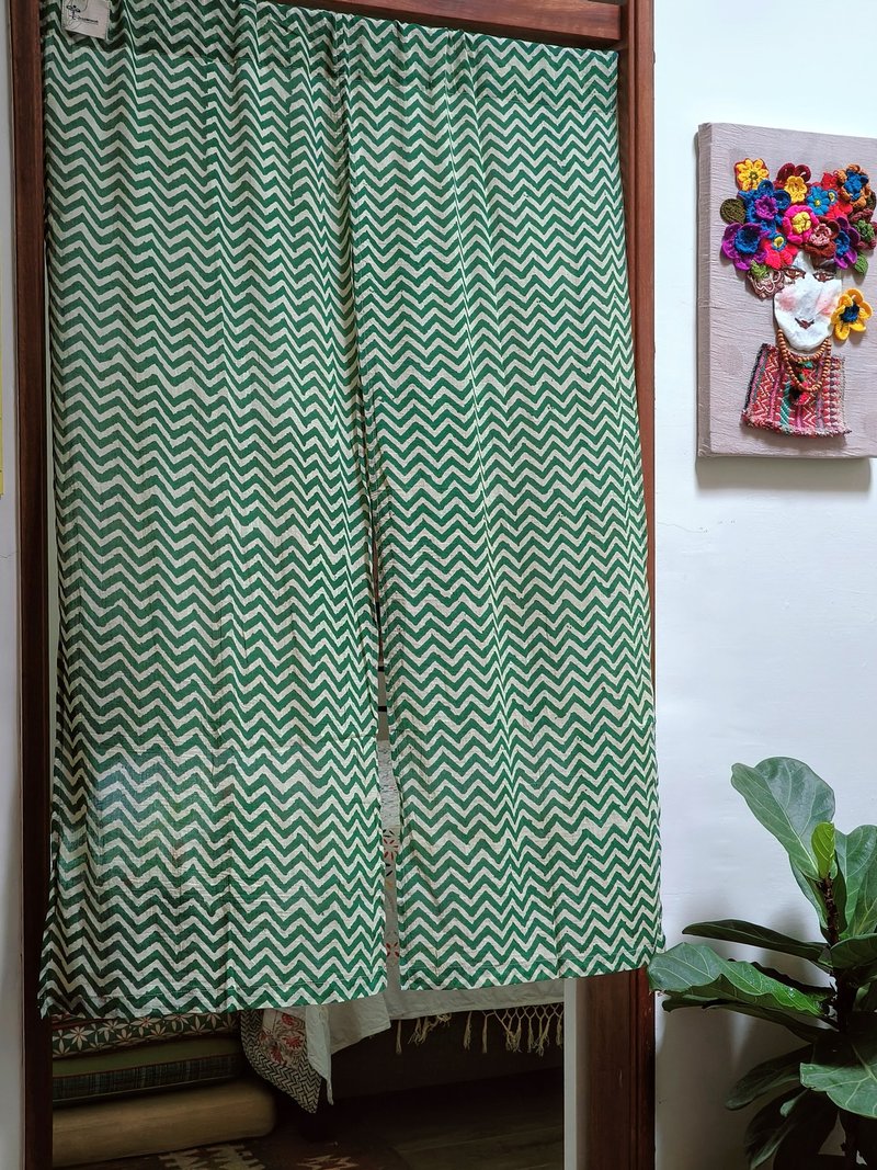 Wooden door curtain│Radio wave│ - ม่านและป้ายประตู - ผ้าฝ้าย/ผ้าลินิน 