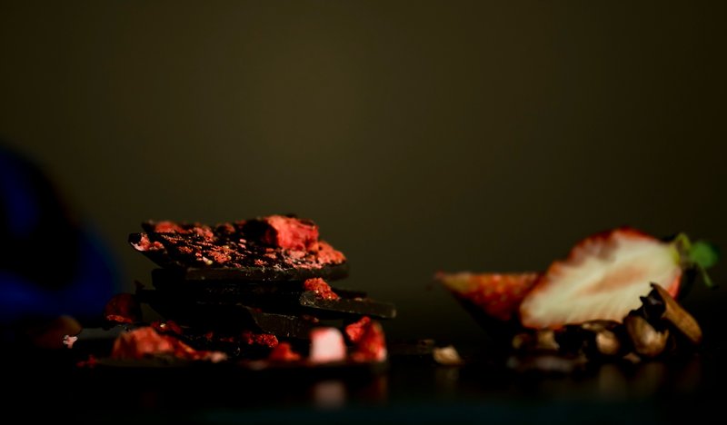 草莓乾71%黑巧克力  - 巧克力 - 其他材質 紅色