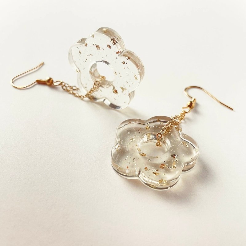 [Translucent Flowers] Resin Chain Earrings - Earrings & Clip-ons - Resin Transparent