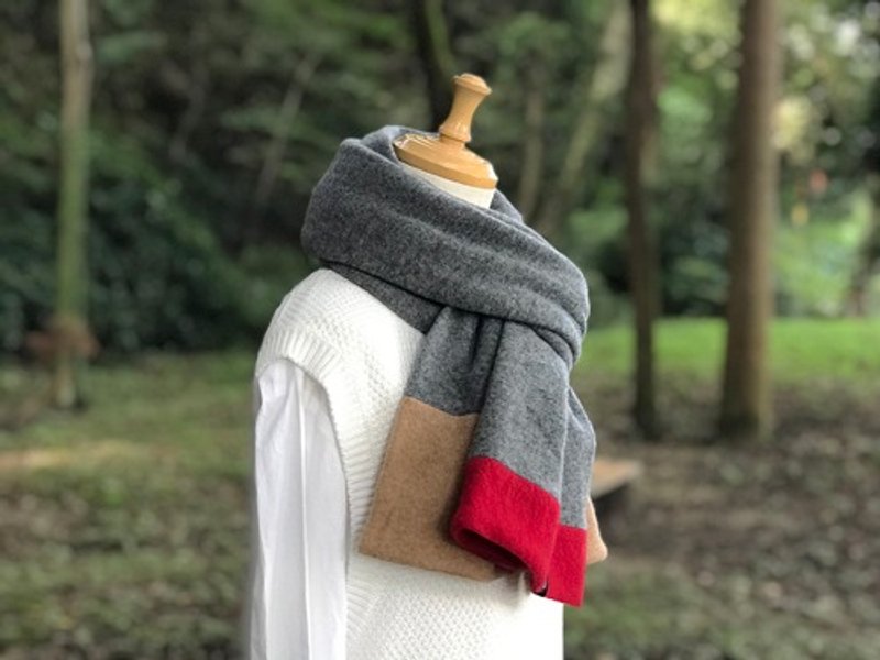 Pinkoi Proxy Purchase - Wrap yourself in warmth. Pure cashmere fluffy scarf [KUMI-IRO] Heather gray/camel/red - Scarves - Cotton & Hemp 