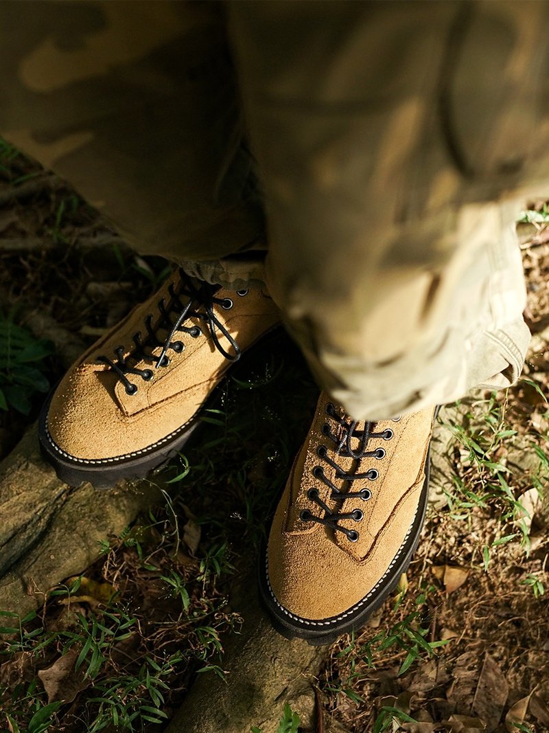 Mountain Hike固特異工藝低幫真皮登山鞋防水工裝靴 - 男休閒鞋 - 其他材質 卡其色