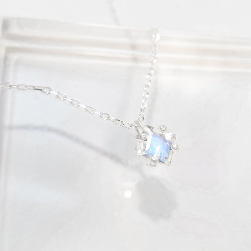 / Luna / Mini Square Faceted Blue Fire Moonstone 925 Sterling Silver Necklace - สร้อยคอ - คริสตัล ขาว