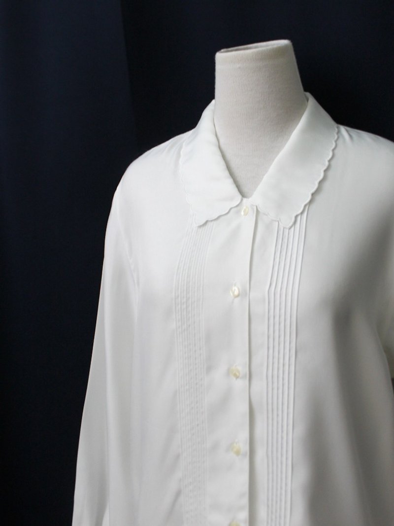 [RE0407T1952]林学科シンプルキュートなヴィンテージラペル野生の白いシャツ - シャツ・ブラウス - ポリエステル ホワイト