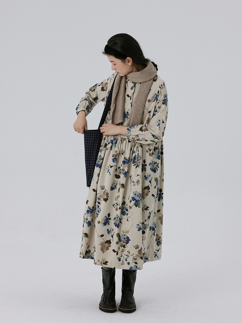 Autumn and winter printed corduroy big flower dress - ชุดเดรส - ผ้าฝ้าย/ผ้าลินิน สีน้ำเงิน