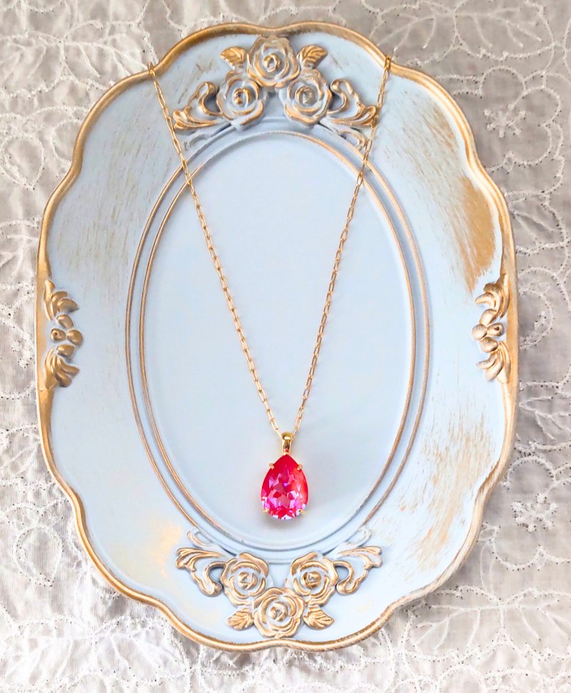 Swarovski crystal necklace. - Necklaces - Glass Red