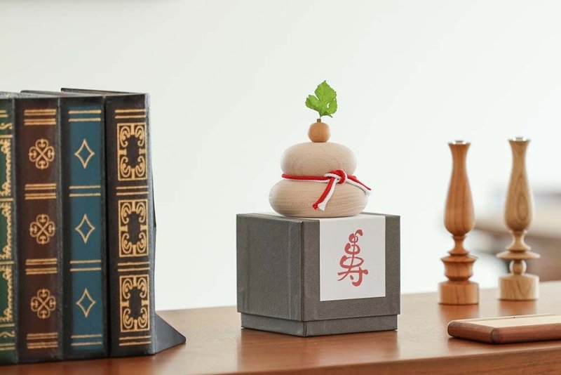 Oshio Craft Wooden Kagami-mochi - Items for Display - Wood Brown