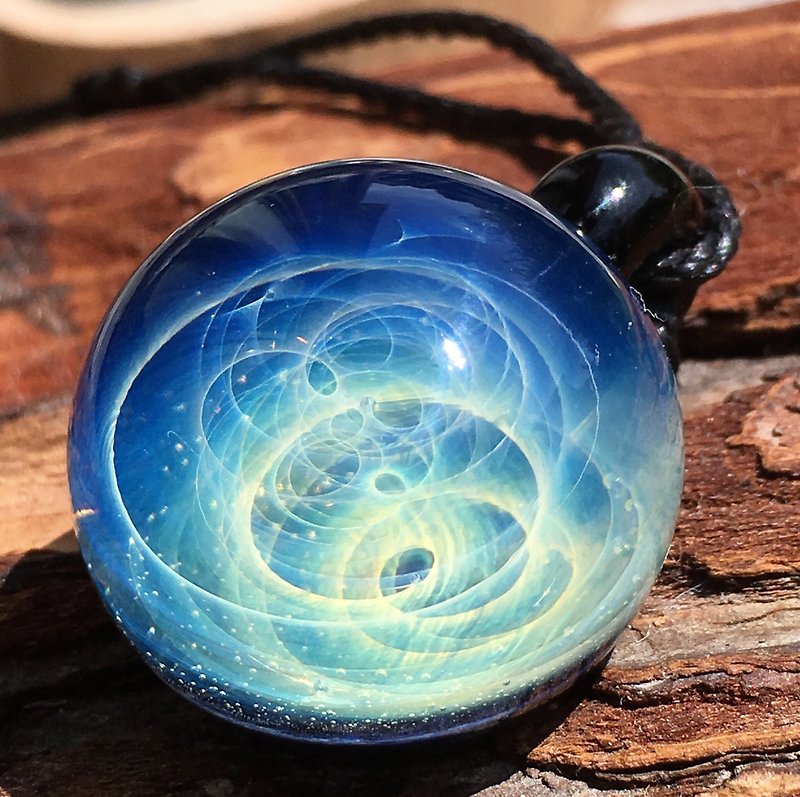 boroccus  The mysterious solid design  Thermal glass pendant. - Necklaces - Glass Blue