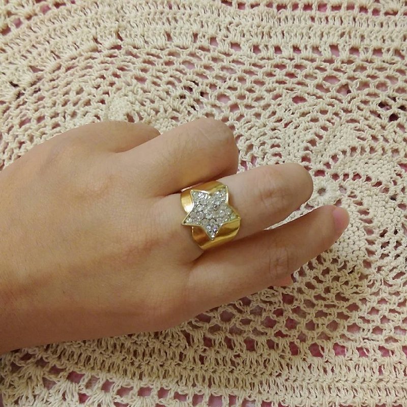 [Old pieces of] Shining Star diamond ring Rhine - แหวนทั่วไป - โลหะ สีทอง