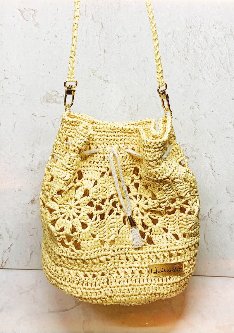 【Customized】Granny Square Handmade handwoven/raffia woven shoulder bag - กระเป๋าแมสเซนเจอร์ - วัสดุอื่นๆ หลากหลายสี