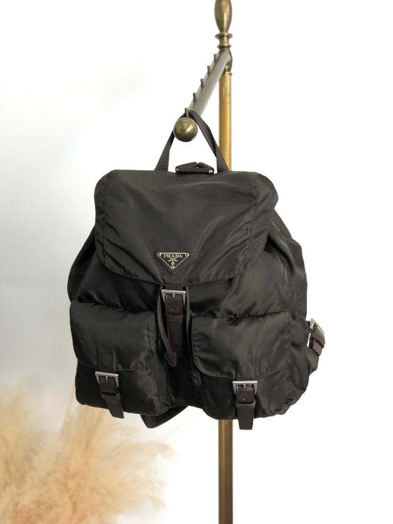 【 日本直送　名牌中古包 】PRADA プラダ バックパック カーキ トライアングルロゴ ナイロン ダブルポケット リュック vintage kyhxt3 - 後背包/背包/書包 - 尼龍 卡其色