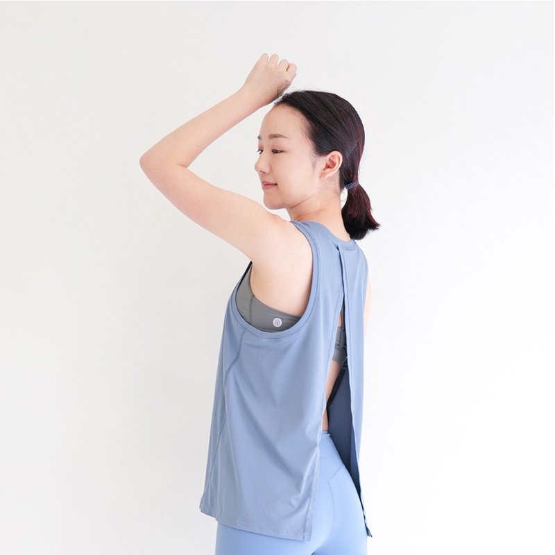 【Mukasa】DURABLE 後背開叉無袖罩衫 - 青花藍 - MUK-23042 - 女運動上衣/背心 - 其他材質 藍色
