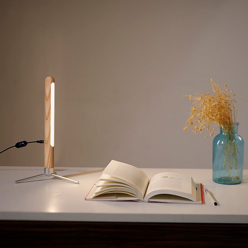 ミニマリストフロアランプクリエイティブ垂直雰囲気ランプパーソナライズされた木製 LED フロアランプ寝室のリビングルーム北欧ランプ - 照明・ランプ - 木製 多色