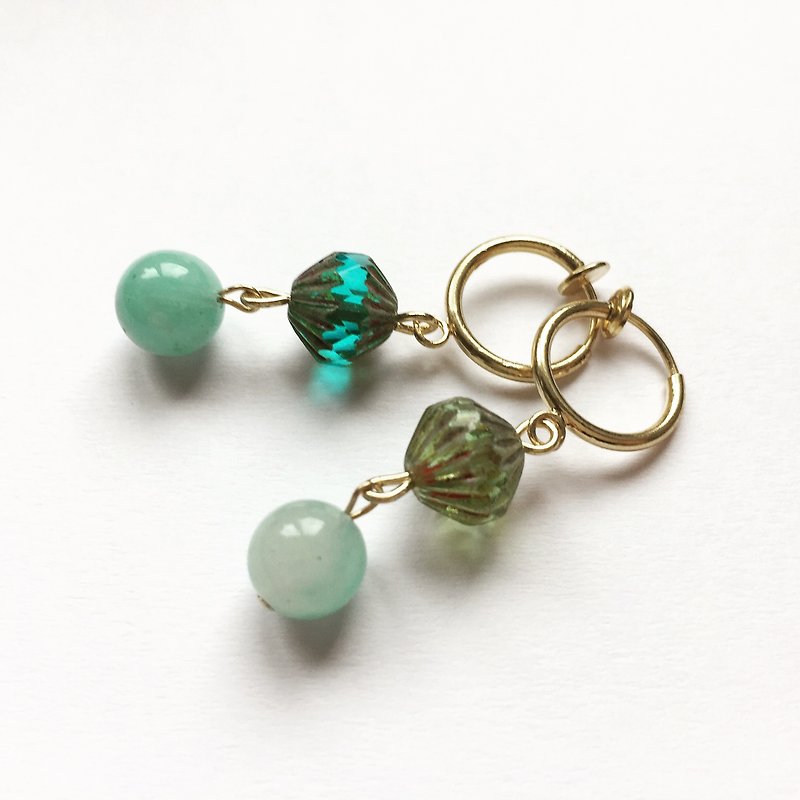 Green bowl of needle / clip earrings - Earrings & Clip-ons - Gemstone Green