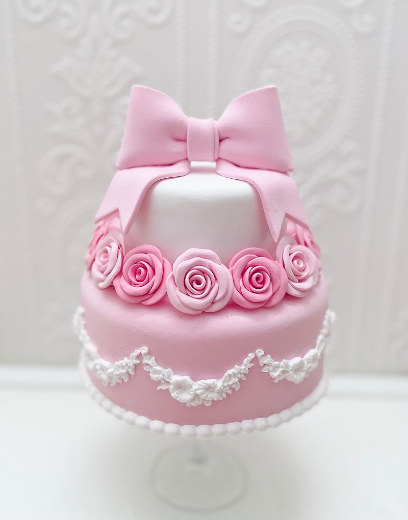 Clay cake with pink ribbon and roses - ของวางตกแต่ง - ดินเหนียว สึชมพู
