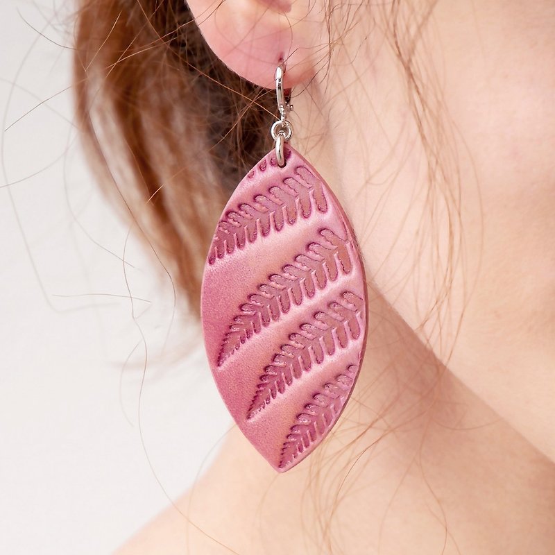 Pink Leather Earrings with Fern Pattern, Lightweight Women's Earrings - ต่างหู - หนังแท้ สึชมพู
