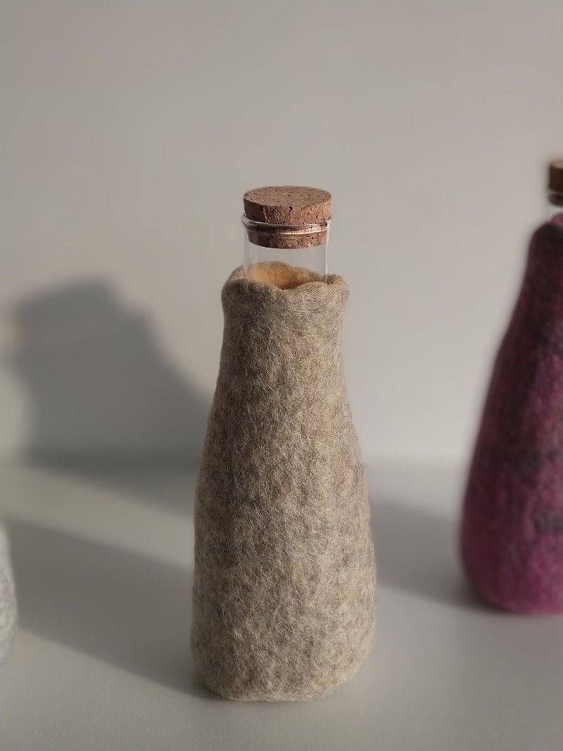 羊毛氈米黃手工花瓶 - 花瓶/陶器 - 羊毛 