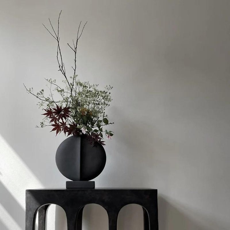 Guggenheim Vase Mini - 陶 花器 迷你型 - 花瓶/花器 - 陶 咖啡色
