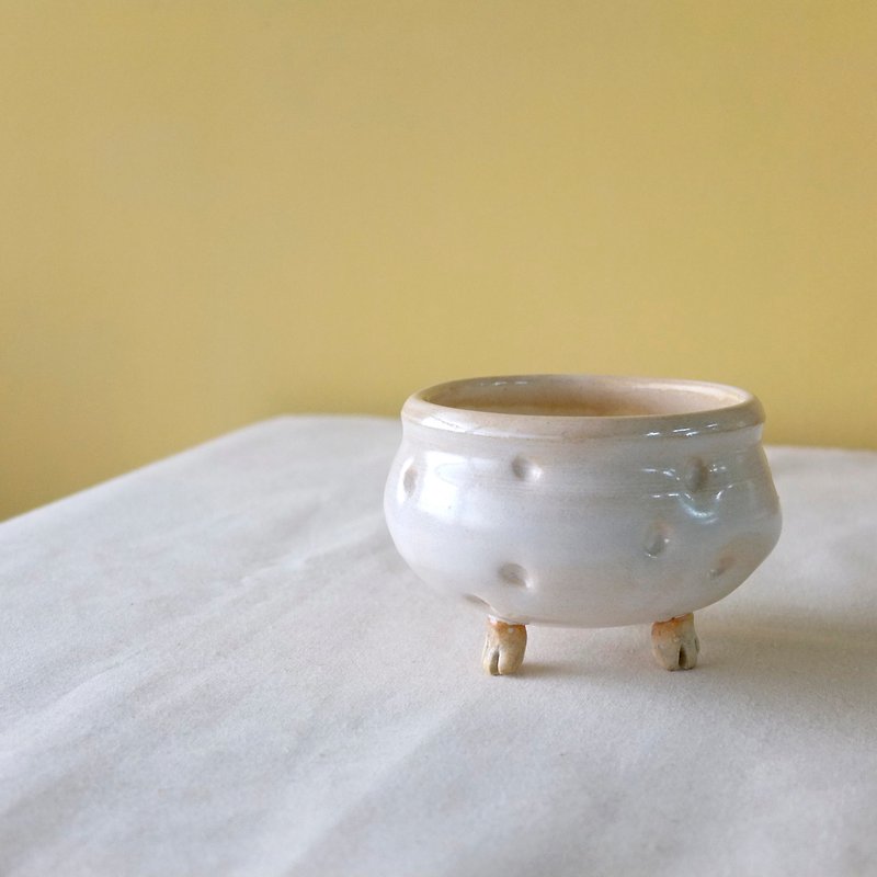 Cream bubble potato pot pots / pots handmade limited edition - Plants - Pottery White