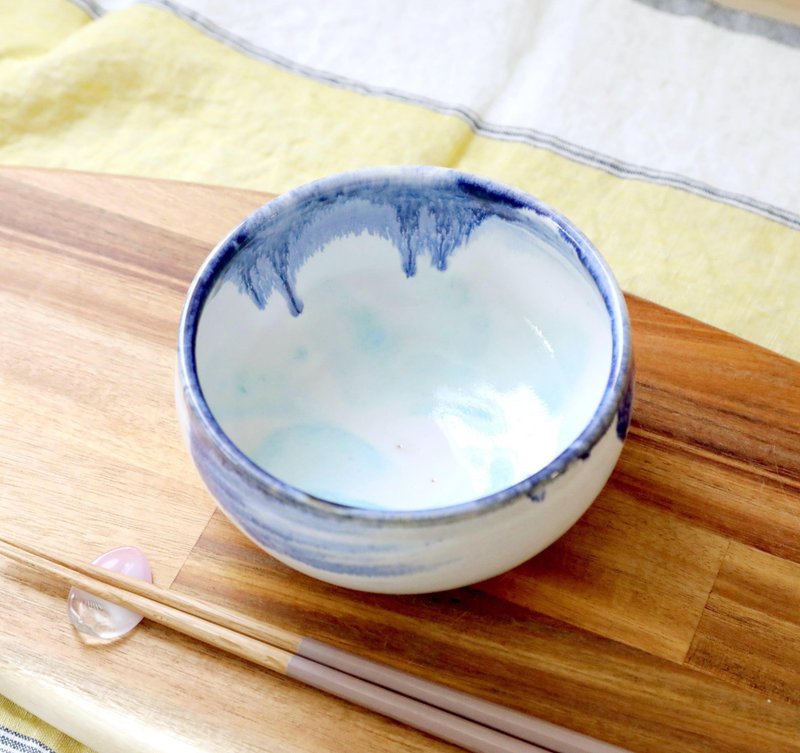 二色のブルー にじみ模様の丸鉢 - 碗 - 陶 藍色
