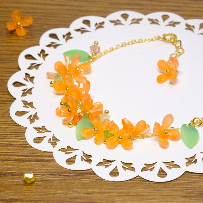 Osmanthus bracelet 【Flowers in the Moonlight】 - Bracelets - Plastic Orange