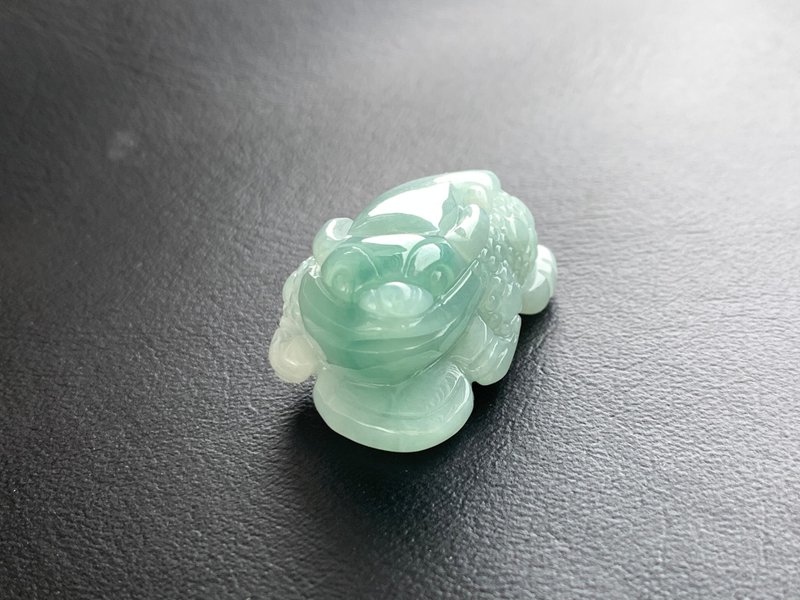 天然緬甸玉翡翠 招財三腳金蟾 招財神獸 免費開光 - 擺飾/家飾品 - 玉石 多色