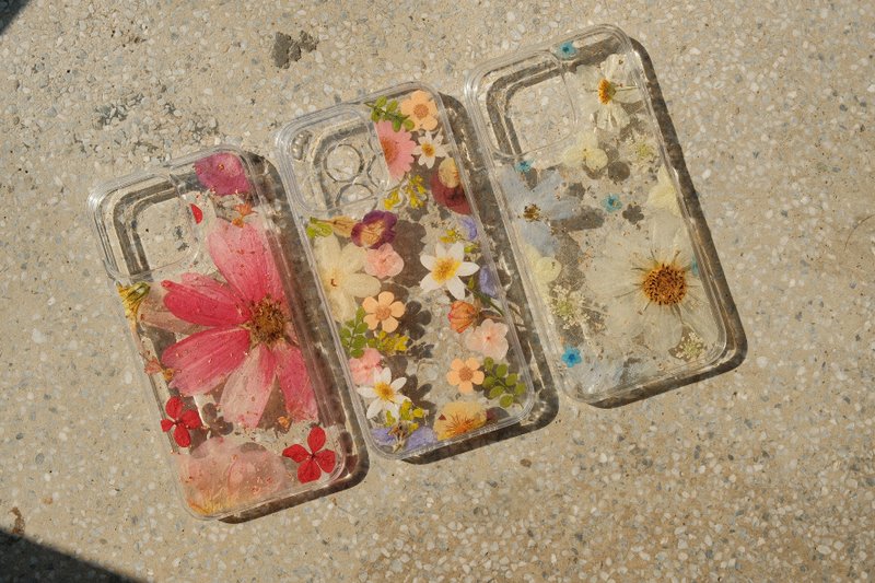 現貨特惠 / iPhone15 pro max 押花手機殼 防摔 壓花 手作 樹脂 - 手機殼/手機套 - 植物．花 