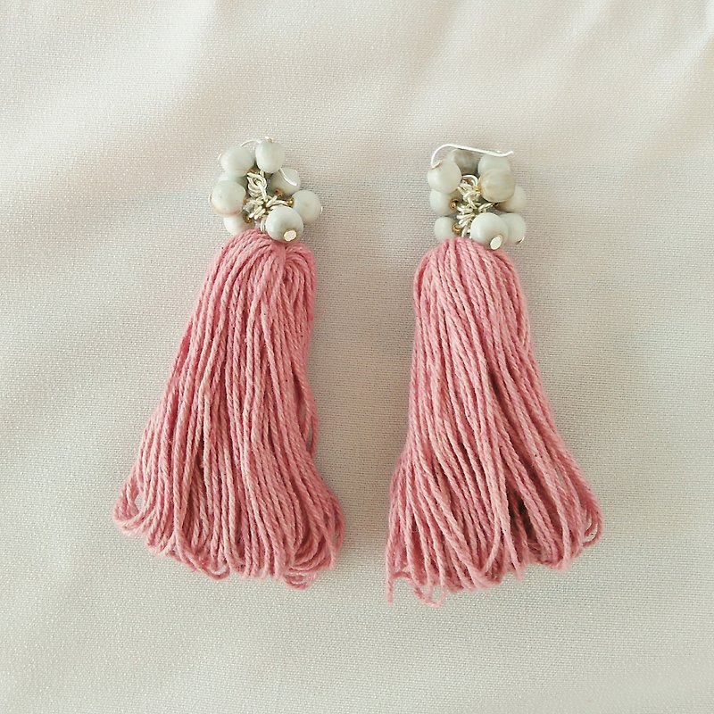 fringe earrings / pink / vegetable dyed thread juzdama job's tears tassel - Earrings & Clip-ons - Cotton & Hemp Pink