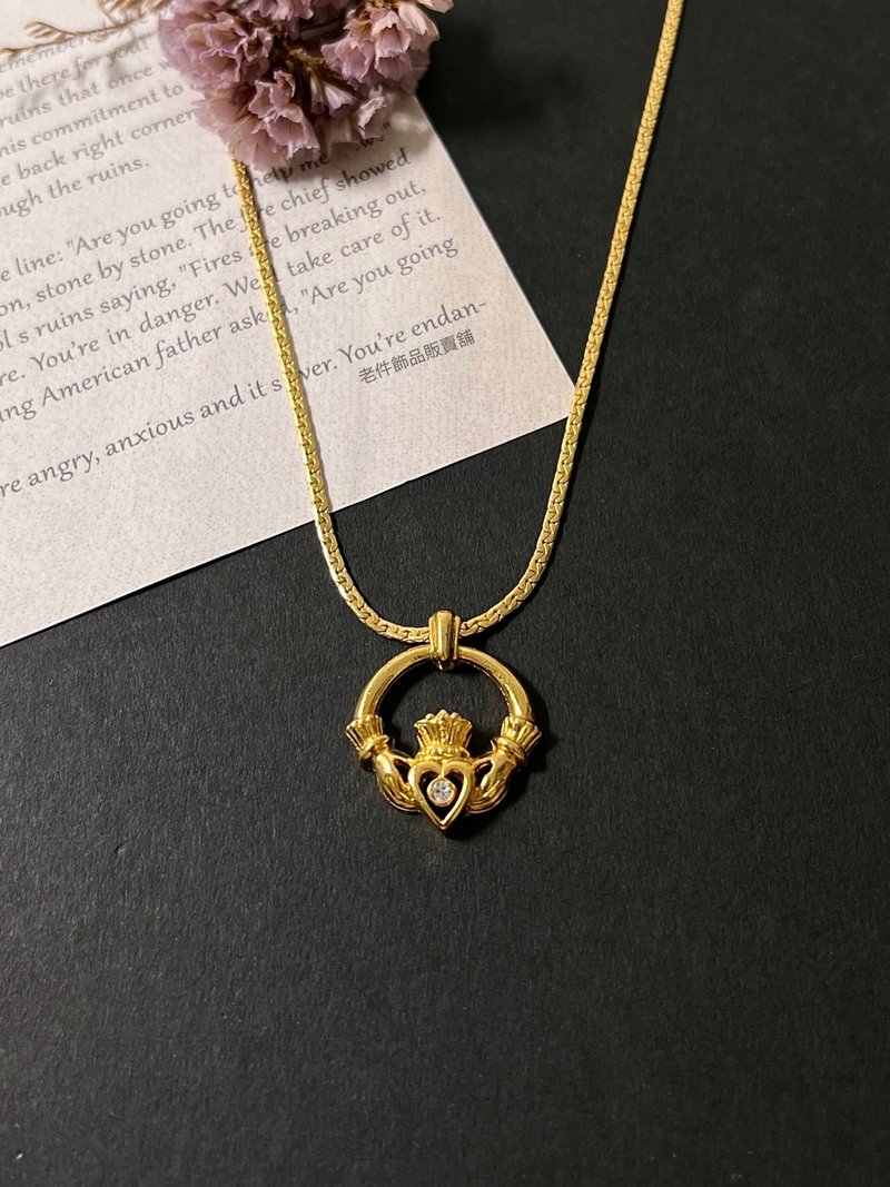 Avon 雅芳金色克拉達愛心項鍊 - 項鍊 - 其他金屬 金色