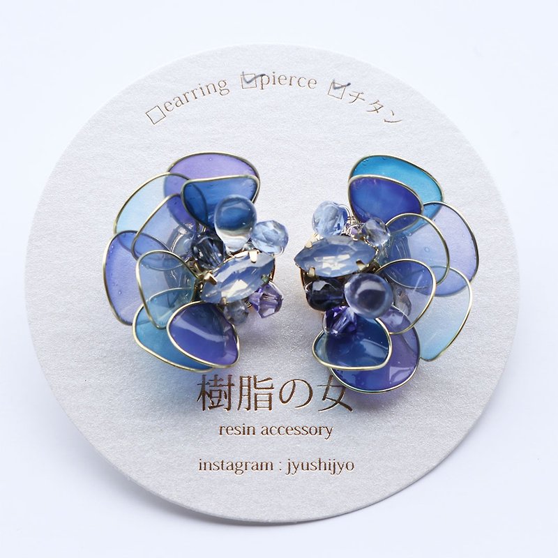 Whispering flower earrings blue - Earrings & Clip-ons - Other Materials Blue
