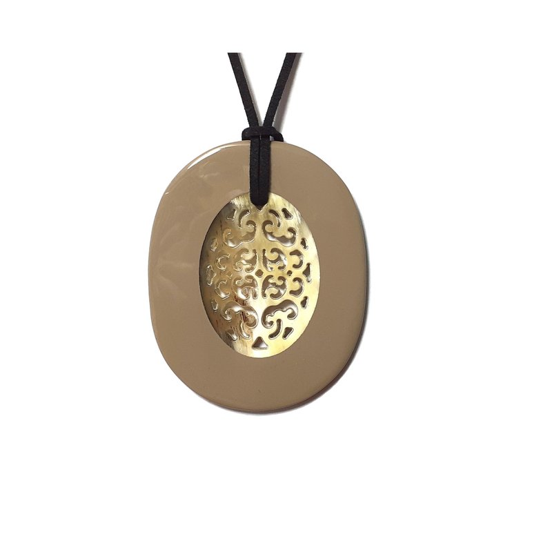 Handmade Pendant Necklaces Horn Jewelry for Women, Men with Lacquer Color - 項鍊 - 環保材質 卡其色