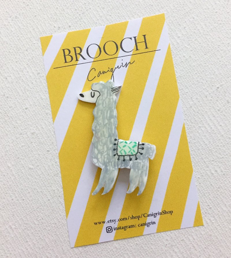 Grass mud horse brooch handmade illustration jewelry pin badge - Brooches - Plastic Gray