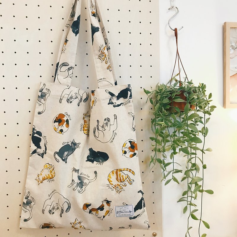 Limited fabric / daily bag DAILYTOTE (hand-painted cat) / 815a.m - กระเป๋าแมสเซนเจอร์ - ผ้าฝ้าย/ผ้าลินิน 