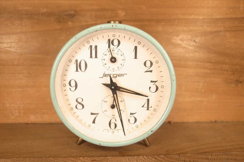 Old bone Jerger lake green mechanical alarm clock VINTAGE - Clocks - Other Metals Green