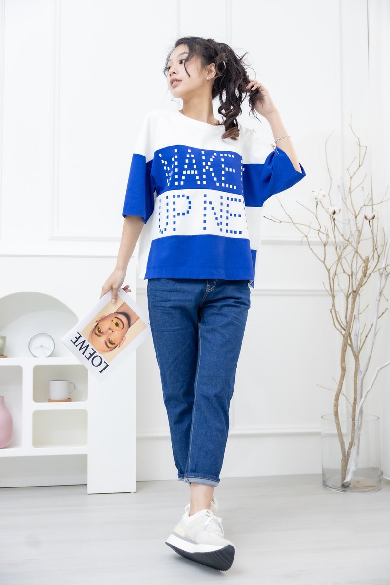 Dot make it, three-quarter sleeve top with blue and white pieces - เสื้อยืดผู้หญิง - วัสดุอื่นๆ สีน้ำเงิน