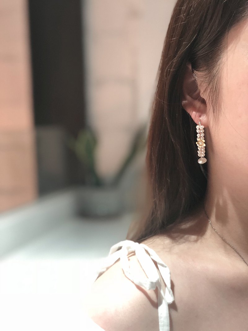 Hand-made earrings natural pearl/alloy French elegant Bridal - ต่างหู - ไข่มุก ขาว